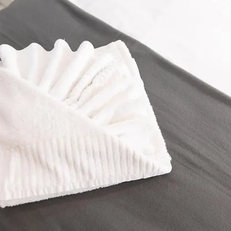 アパート 2bed Flat W Shared Heated Pool In Mlh By Homely!