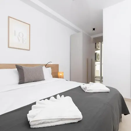 2bed Flat W Shared Heated Pool In Mlh By Homely! Daire *