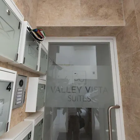 2bed Flat W Shared Heated Pool In Mlh By Homely! *