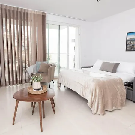 2bed Flat W Shared Heated Pool In Mlh By Homely!