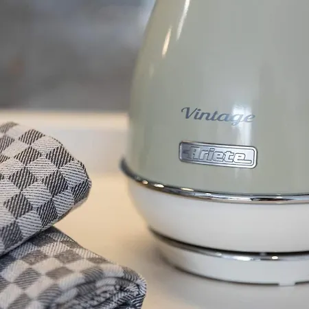 2bed Flat W Shared Heated Pool In Mlh By Homely! *