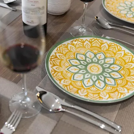 Apartment 2bed Flat W Shared Heated Pool In Mlh By Homely! *