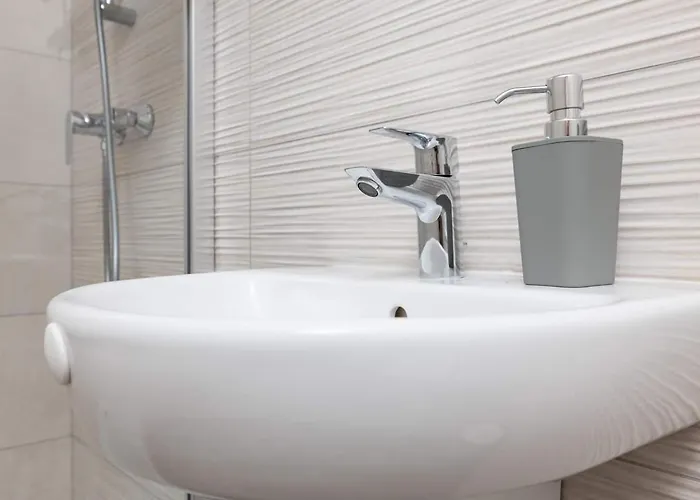 Διαμέρισμα 2bed Flat W Shared Heated Pool In Mlh By Homely! *