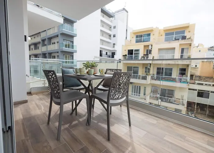 Διαμέρισμα 2bed Flat W Shared Heated Pool In Mlh By Homely!