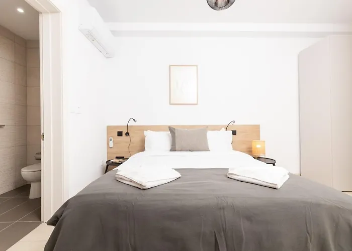 Διαμέρισμα 2bed Flat W Shared Heated Pool In Mlh By Homely!