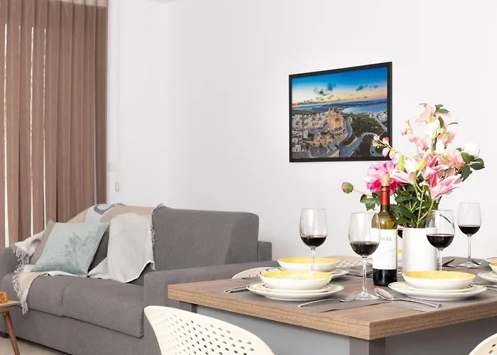 Διαμέρισμα 2bed Flat W Shared Heated Pool In Mlh By Homely! *