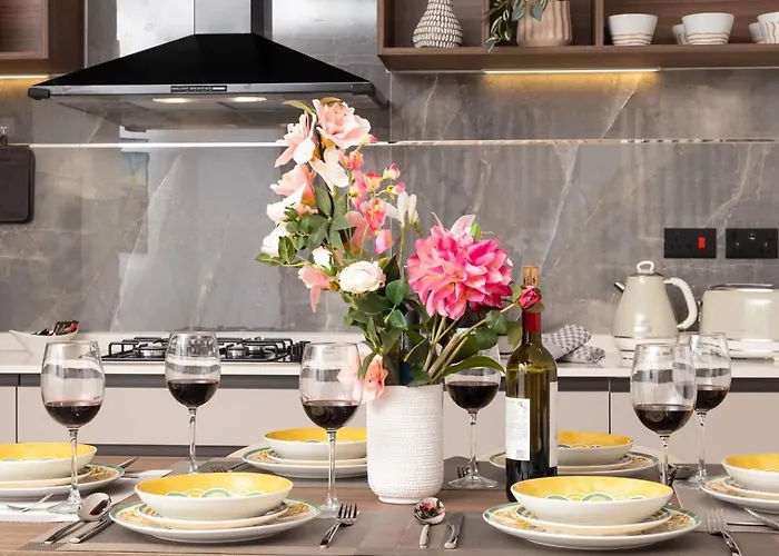 Διαμέρισμα 2bed Flat W Shared Heated Pool In Mlh By Homely! *